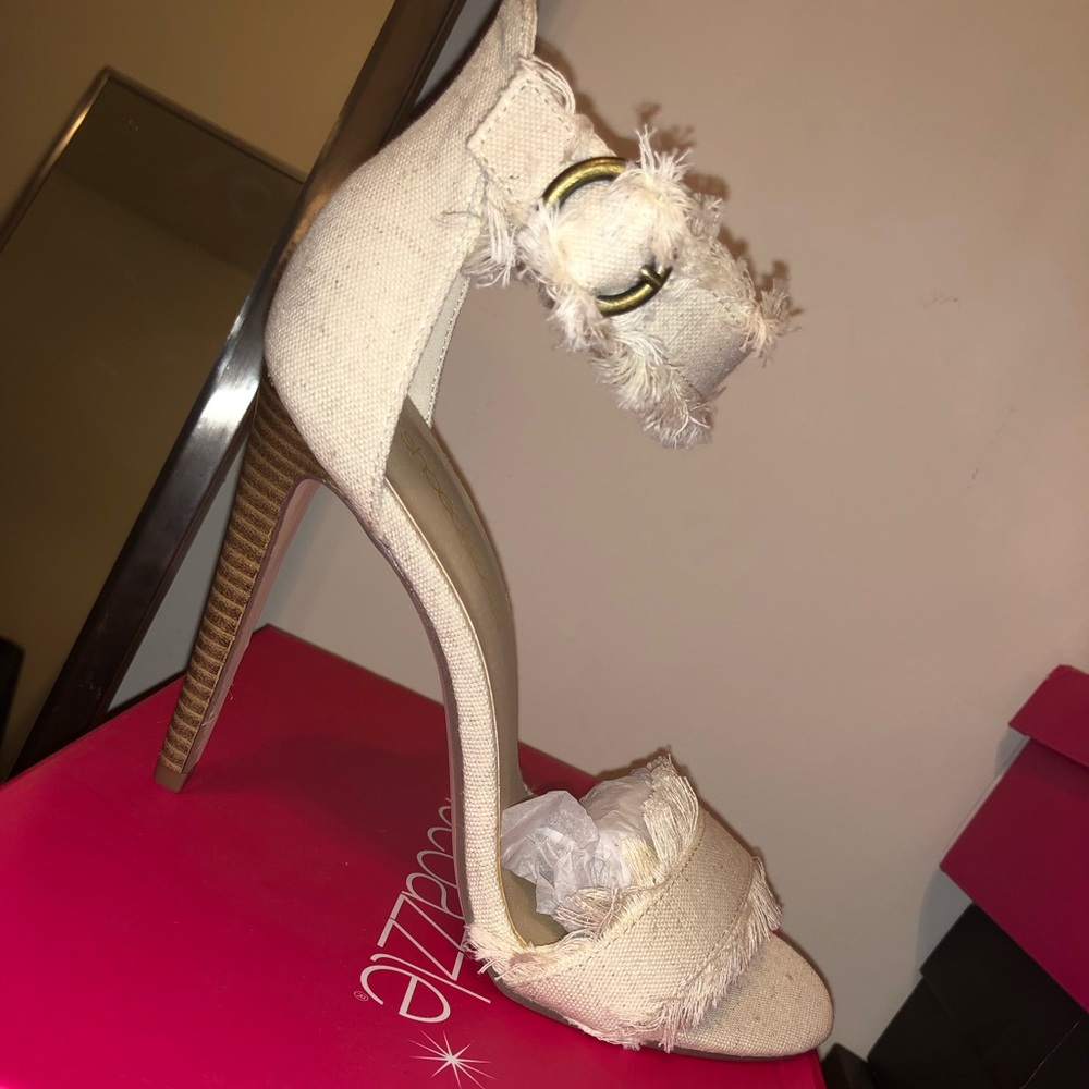ShoeDazzle Dress sandals
